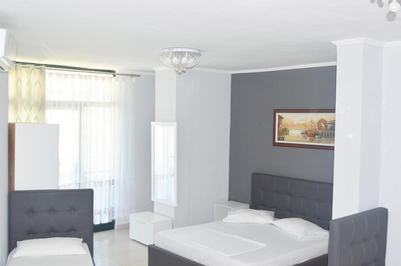 Hotel Riviera ดูร์เรส ภายนอก รูปภาพ