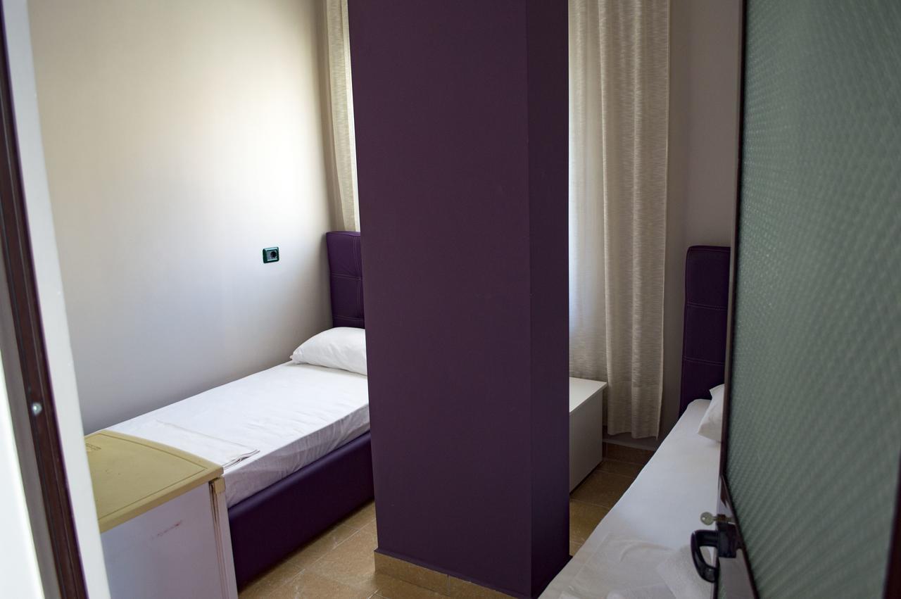 Hotel Riviera ดูร์เรส ภายนอก รูปภาพ